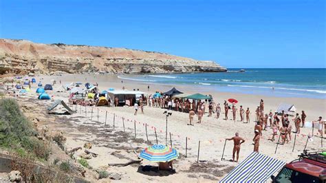 nude beach adelaide|Maslins Beach 